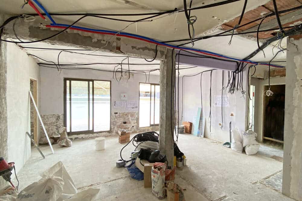 Demolición salón por reforma integral